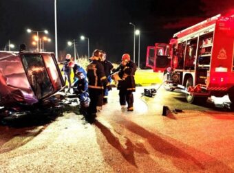 ΣΟΚ – Απεγκλωβισμός και σοβαρά τραυματίας σε σφοδρό τροχαίο με τρία νεαρά άτομα