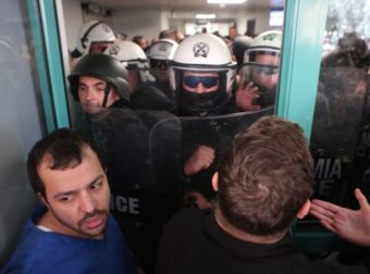 Νοσοκομείο Νίκαιας: Η αστυνομική συνοδεία Γεωργιάδη χτύπησε εργαζομένους
