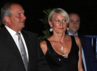 Νατάσα Παζαΐτη και Αλίκη Καραμανλή: Μητέρα και κόρη μαζί στο κέντρο – Η εικόνα που τράβηξε τα βλέμματα