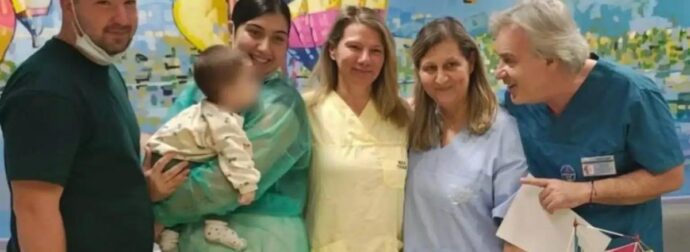 «Η ζωή νίκησε τον θάνατο»: Εκτός ΜΕΘ το μωρό από τη Ζάκυνθο που είχε προσβληθεί από μηνιγγίτιδα