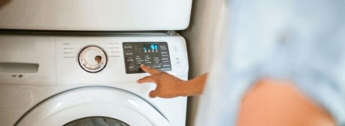 Το κουμπί στο πλυντήριο που οι περισσότεροι δεν γνωρίζουν και κάνει τα ρούχα να μυρίζουν πάντα φρεσκάδα