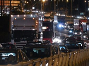 Χάος στην Αττική – Παραλύει η κυκλοφορία