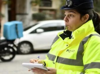 Μισός μıσθός πρόστıμο αν δεν έχετε αυτό το χαρτί στο αυτοκίνητο