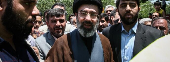 Ιράν: Επιλέχθηκε ο διάδοχος του Χαμενεΐ – Διεθνή ΜΜΕ αναφέρουν ότι είναι ο γιος του, Μοτζτάμπα