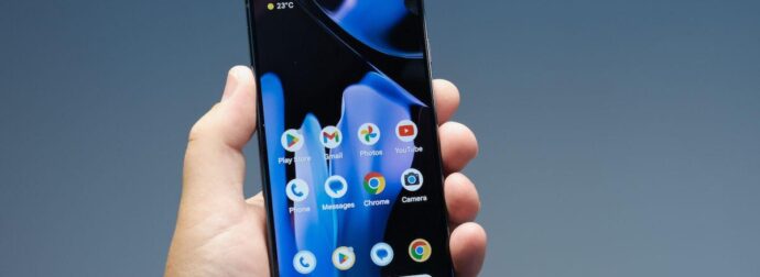 Το κάνουμε όλοι: Ο «αόρατος εχθρός» που μπορεί να καταστρέψει τη συσκευή σας