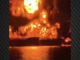 ΣΥΝΑΓΕΡΜΟΣ: Xτυπήθηκε το ελληνόκτητο δεξαμενόπλοιο από ιρανικά σκάφη