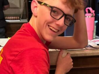 ΝΕΚΡΟΣ ΜΑΘΗΤΗΣ ΛΥΚΕΙΟΥ ΤΗΝ ΩΡΑ ΤΟΥ ΠΑΙΧΝΙΔΙΟΥ – ΤΟΥ ΗΡΘΕ Η ΜΠΑΛΑ ΣΤΟ ΚΕΦΑΛΙ, ΕΜΕΙΝΕ ΕΓΚΕΦΑΛΙΚΑ ΝΕΚΡΟΣ ΚΑΙ ΜΕΤΑ ΑΠΟ ΛΙΓΟ ΠΕΘΑΝΕ