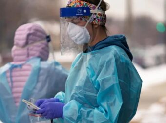 Συναγερμός για δεκάδες κρούσματα μηνιγγίτιδας – Πιθανό λοκντάουν