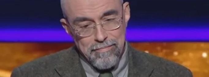 ΕΚΤΑΚΤΟ: ΜΟΛΙΣ ΜΑΘΕΥΤΗΚΕ ΓΙΑ ΤΟΝ ΔΑΣΚΑΛΟ ΤΟΥ “ΕΚΑΤΟΜΜΥΡΙΟΥΧΟΥ” – ΔΥΣΤΥΧΩΣ…