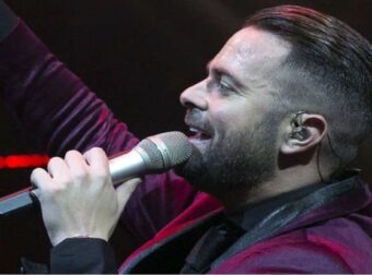 Ο Ηλίας Βρεττός έπεσε θύμα άγριου ξυλοδαρμού