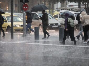 Κακοκαιρία σε όλη τη χώρα: Η Deborah φέρνει βροχές, χιόνια και ισχυρούς ανέμους