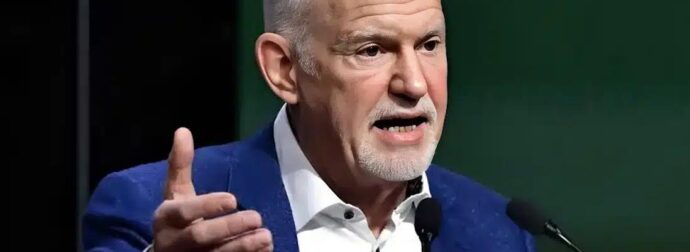 Γιώργος Παπανδρέου στο Συνέδριο του ΠΑΣΟΚ: «Επιστρέφουμε για να αλλάξουμε τον τρόπο που λειτουργεί η χώρα»