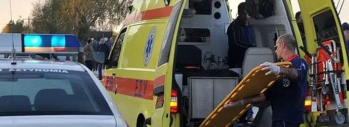 Σοβαρό διπλό τροχαίο τώρα: Δύο νεκροί και τραυματίες – Κατέβηκε για να βοηθήσει και έχασε την ζωή του