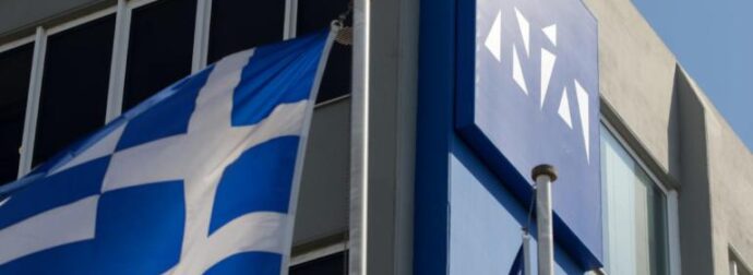 ΘΡΗΝΟΣ ΣΤΗ ΧΩΡΑ: ΠΕΘΑΝΕ ΞΑΦΝΙΚΑ ΒΟΥΛΕΥΤΗΣ ΤΗΣ ΝΕΑΣ ΔΗΜΟΚΡΑΤΙΑΣ