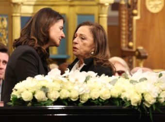 Δεν ήταν όλοι εκεί: Ποιοι επώνυμοι δεν έδωσαν το παρών στην κηδεία της Μαρινέλλας