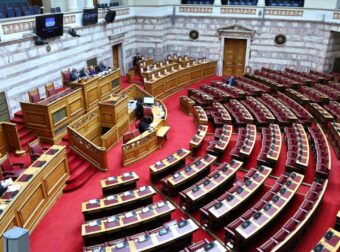 Ραγδαίες πολιτικές εξελίξεις λόγω ΟΠΕΚΕΠΕ: Έρχονται 3 αποχωρήσεις και ανασχηματισμός στην Κυβέρνηση