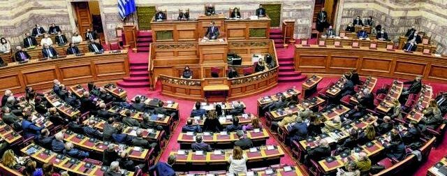 Νέα καταγγελία: Υπουργός με πλαστό πτυχίο – Σοκ στην χωρα