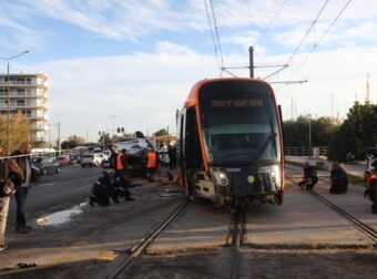 EKTAKTO: ΣΦΟΔΡΗ ΣΥΓΚΡΟΥΣΗ ΤΡΑΜ ΜΕ ΦΟΡΤΗΓΟ – ΤΡΟΜΟΣ ΓΙΑ ΤΟΥΣ ΕΠΙΒΑΤΕΣ
