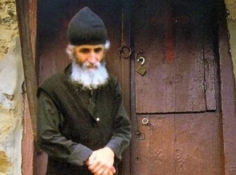 Γέροντας Παΐσιος: «Τη Μεγάλη Παρασκευή αν θέλεις να νιώσεις κάτι, πρέπει να κάνεις μόνο ένα πράγμα…»