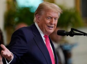 ΕΚΤΑΚΤΟ ΤΩΡΑ: ΜΟΛΙΣ ΕΠΙΤΕΘΗΚΕ Ο ΤΡΑΜΠ