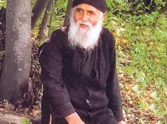 Μεγάλη Παρασκευή: Τα λόγια του Άγιου Γέροντα Παΐσιου για τη σημερινή μέρα- Ποτίζει η θεία Χάρις την ψυχή