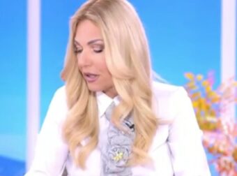 Happy Day: Η στιγμή που η Τίνα Μεσσαροπούλου ενημερώνεται για το εγκεφαλικό του άντρα της – Κατέρρευσε μπροστά στον…