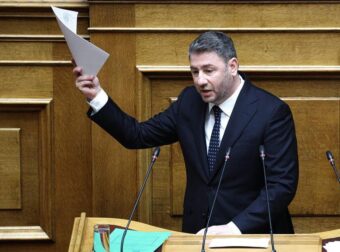 «Βόμβες» Ανδρουλάκη στη δευτερολογία του – Σφοδρή επίθεση σε Μητσοτάκη και «παρακράτος»