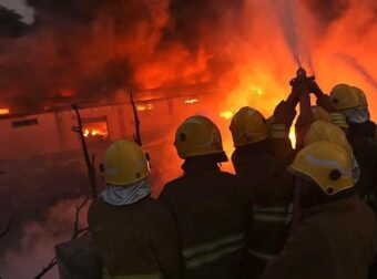 ΣΥΝΑΓΕΡΜΟΣ: Φωτιά σε εργοστάσιο – Τουλάχιστον 13 νεκροί και 40 τραυματίες