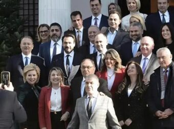 50 βουλευτές της ΝΔ τον θέλουν: Auτoς είναι ο αντικαταστάτης του Μητσοτάκη και νέος Αρχηγός της Νέας Δημοκρατίας