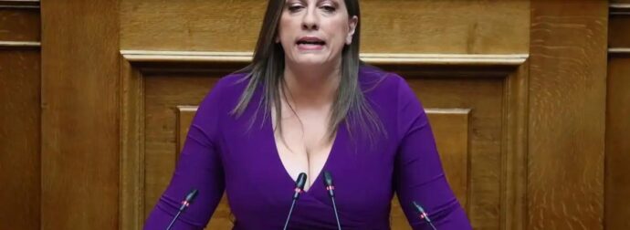 Χειροπέδες σε επιθεωρητή εργασίας μετά από καταγγελία της Ζωής Κωνσταντοπούλου