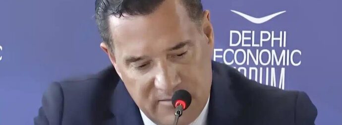 Άδωνις Γεωργιάδης: «Ο πατέρας μου πέθανε όταν ήμουν 17 χρονών και η μητέρα μου όταν ήμουν 20» – Η συγκίνηση του υπουργού Υγείας