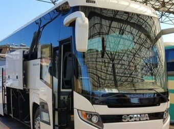 Σοβαρό τροχαίο με λεωφορείο γεμάτο φοιτητές – «Αποκοιμήθηκε ο οδηγός»