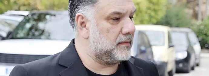 Συγκινεί ο Γρηγόρης Αρναούτογλου για την απώλεια του: «Δεν πρόλαβα να τον αποχαιρετήσω»