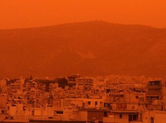 Επιστρέφει η αφρικανική σκόνη το Σαββατοκύριακο: Συναγερμός για αποπνικτική ατμόσφαιρα