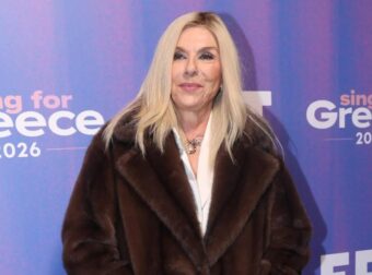 Eurovision 2026: Η Δάφνη Μπόκοτα βλέπει ανατροπή στον τελικό – “Να ψηφίσουμε έξυπνα, σε ποια θέση είμαστε, τι μας απειλεί, τι δε μας απειλεί” (Βίντεο)