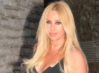 Γωγώ Μαστροκώστα: Αυτή είναι η γυναίκα που έσωσε πριν πεθάνει – Της είχε δώσει ένα…