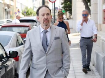 O Γιάννης Παπαμιχαήλ νοσηλεύεται στο «Ασκληπιείο» μετά από λιποθυμικό επεισόδιο