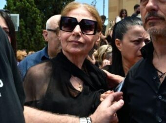 Ραγίζει καρδιές η μητέρα της Γωγώς Μαστροκώστα στο τριήμερο μνημόσυνο: «Πριν σβήσει για πάντα της υποσχέθηκα…»