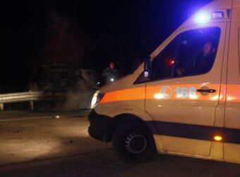 ΕΚΤΑΚΤΟ ΤΩΡΑ: ΑΓΡΙΟ ΕΠΕΙΣΟΔΙΟ ΜΕ ΜΑΧΑΙΡΩΜΑ – ΕΝΤΡΟΜΟΙ ΟΙ ΚΑΤΟΙΚΟΙ ΤΗΣ ΠΕΡΙΟΧΗΣ
