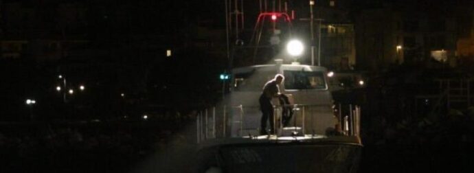 ΣΥΝΑΓΕΡΜΟΣ ΤΩΡΑ: ΒΥΘΙΣΤΗΚΕ ΣΚΑΦΟΣ ΓΕΜΑΤΟ ΕΠΙΒΑΤΕΣ – ΣΟΚ ΕΧΟΥΜΕ ΕΝΑΝ ΝΕΚΡΟ ΚΑΙ…