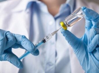 Σοβαρή προειδοποίηση για όσους έχουν κάνει τα εμβόλια της Pfizer και της Moderna
