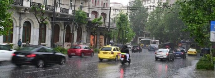 Έντονη κακοκαιρία με καταιγίδες και χαλάζι: Η επικίνδυνη μέρα για την Αττική