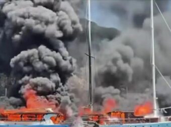 Φωτιά στο λιμάνι στους Παξούς: Ένα σκάφος καταστράφηκε, βυθίστηκε ιστιοφόρο – Βούτηξε στη θάλασσα για να σωθεί ο καπετάνιος