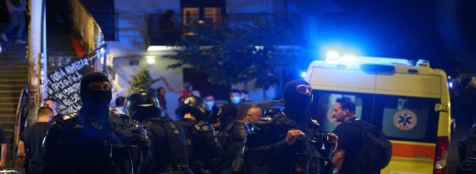ΕΚΤΕΛΕΣΗ ΣΤΑ ΕΞΑΡΧΕΙΑ: ΟΙ ΠΕΝΤΕ ΣΦΑΙΡΕΣ ΣΤΟ ΚΕΦΑΛΙ ΤΟΥ 35ΧΡΟΝΟΥ ΜΑΡΤΥΡΟΥΝ…