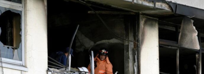 Μεγάλη φωτιά σε δημοτικό σχολείο – Εικόνες από τη δραματική απομάκρυνση των μαθητών