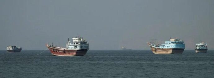 Στροφή 180 μοιρών από τον Τραμπ για τα Στενά του Ορμούζ: Αποσύρει τη χρέωση 20% και υπογράφει συμφωνίες με το Κόλπο