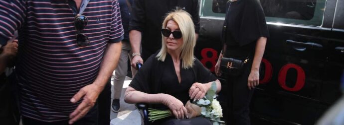 Εξιτήριο για την Αφροδίτη Νέστορα μετά τη εμπρηστική επίθεση – Προφυλακίστηκαν οι κατηγορούμενοι για τον εμπρησμό