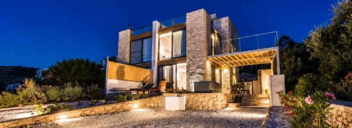 Terra Petra Villa: Η beachfront βίλα στη Ζάκυνθο όπου το Ιόνιο γίνεται το ιδιωτικό σου καταφύγιο