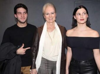 Σπάνια δημόσια εμφάνιση της Νατάσας Παζαΐτη με τον γιο της στο κέντρο της Αθήνας – Οι νέες φωτογραφίες