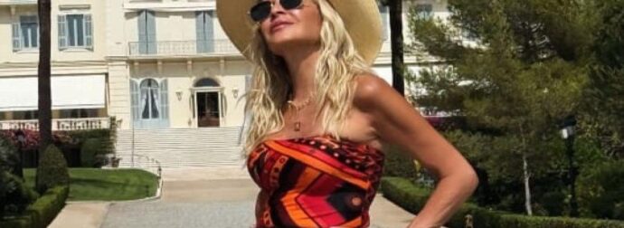 Άννα Βίσση: Viral η συνάντηση με θαυμάστριες στο Αμάλφι – Η αυθόρμητη αντίδρασή της πάνω στο σκάφος του Γιάννη Κούστα